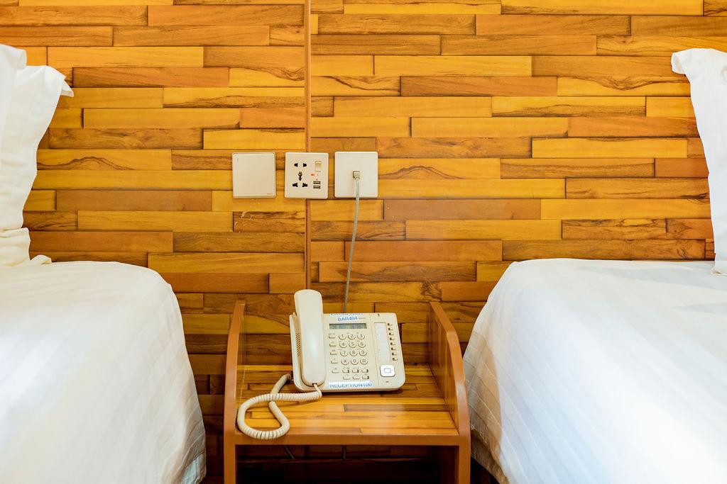Twin Bed Room